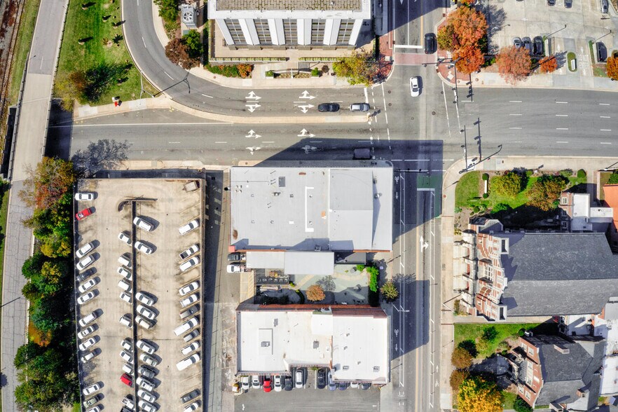 More Photos Of 300 E Main St, Durham Office Residential For Lease