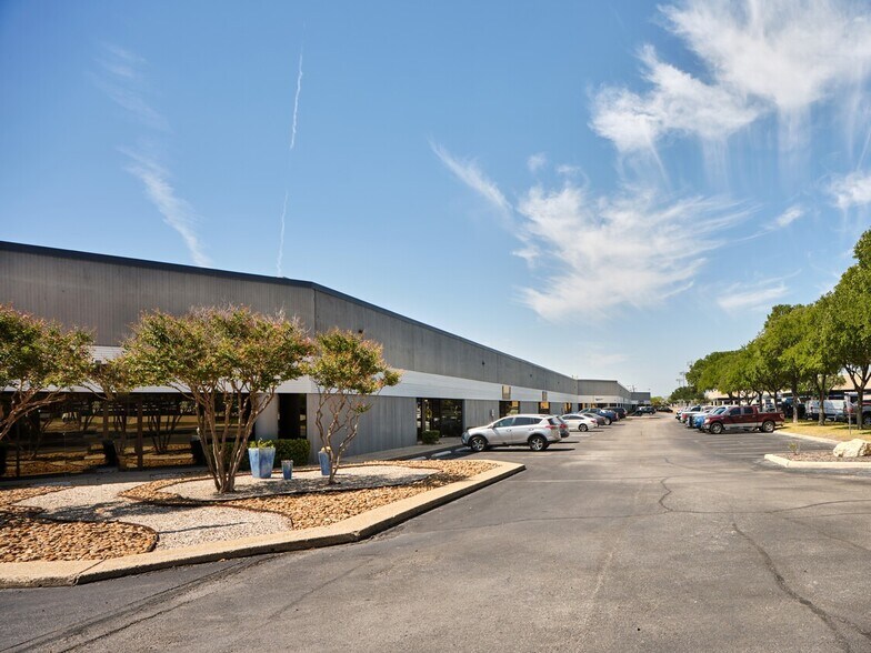 More Photos Of 11803-11889 Starcrest Dr, San Antonio Light Manufacturing For Lease