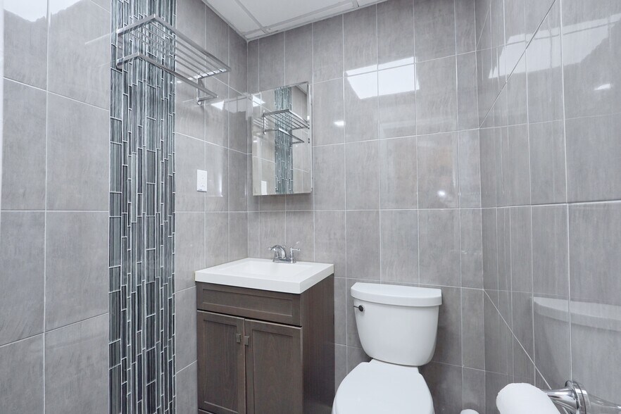 More Photos Of 2215 Hendrickson St, Brooklyn Medical For Sale