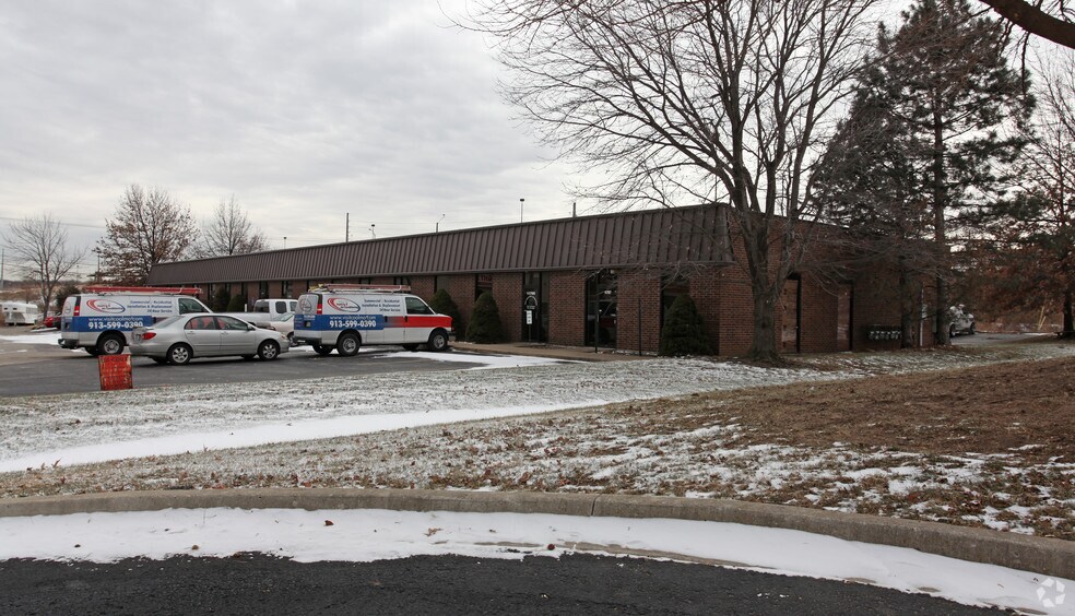 More Photos Of 11751-11767 W 86th Ter, Lenexa Warehouse For Lease