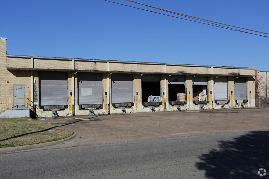 More Photos Of 2743 Pierce St, Dallas Manufacturing For Sale