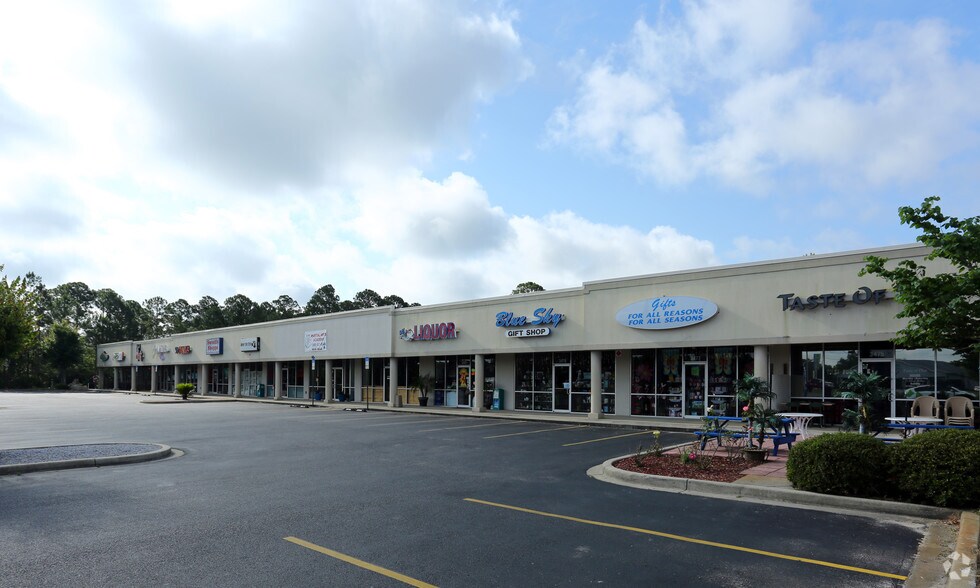 More Photos Of 3475-3501 Gulf Breeze Pky, Gulf Breeze Storefront Retail Office For Sale