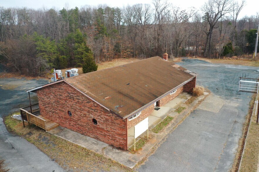 More Photos Of 11735 Hg Trueman Rd, Lusby Freestanding For Sale