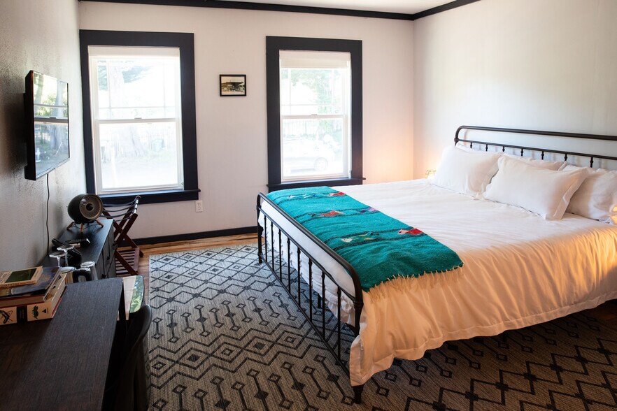 More Photos Of 26955 State Route 1, Tomales Storefront Retail Residential For Lease