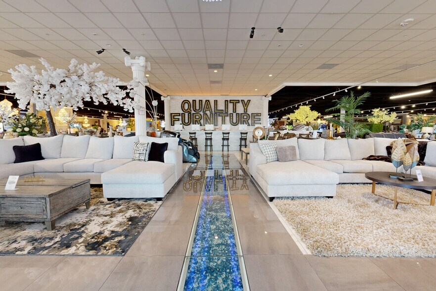 More Photos Of 3792 Ming Ave, Bakersfield Freestanding For Sale