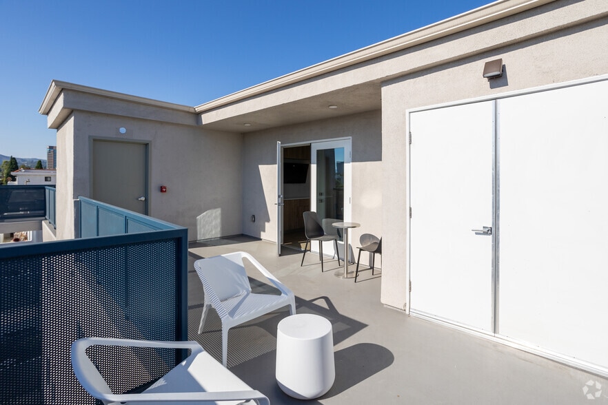More Photos Of 1629 Veteran Ave, Los Angeles Apartments For Sale