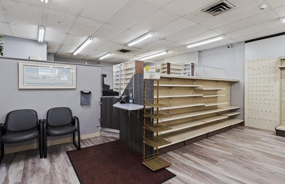 More Photos Of 320-322 3rd St, California Storefront Retail Residential For Sale