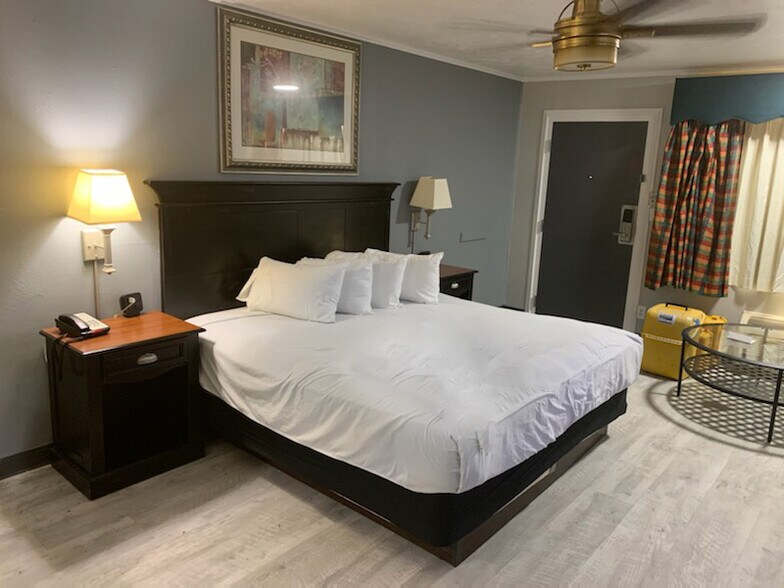 More Photos Of 1615 US Highway 287 E, Vernon Hotel For Sale