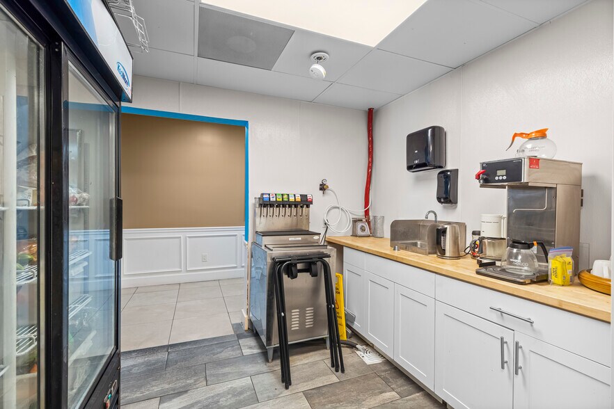 More Photos Of 502-504 Lucerne Ave, Lake Worth Restaurant For Lease