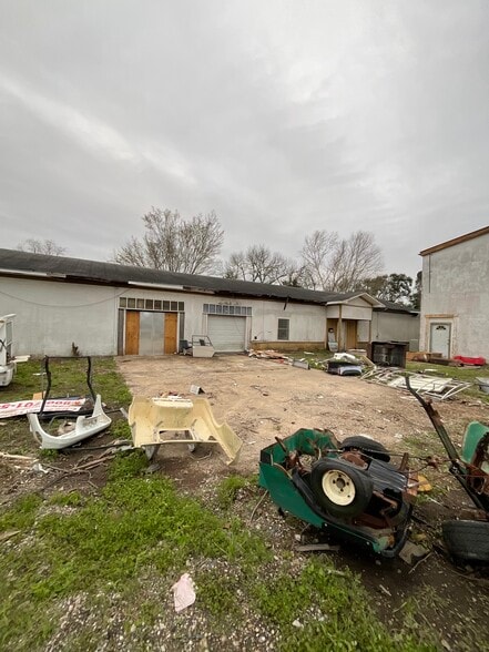 More Photos Of 609 Oak St, La Marque Warehouse For Sale