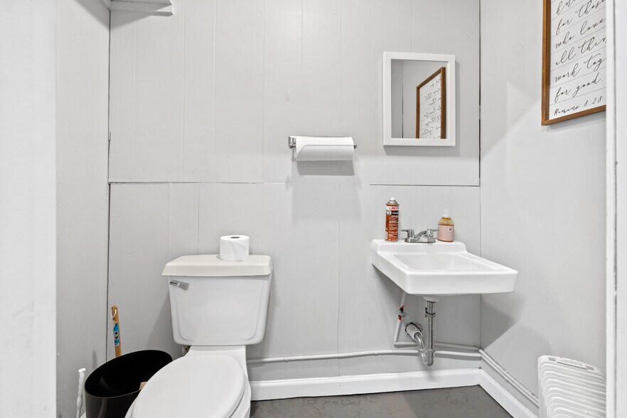 More Photos Of 201 E Sumter St, Eatonton Office Residential For Sale