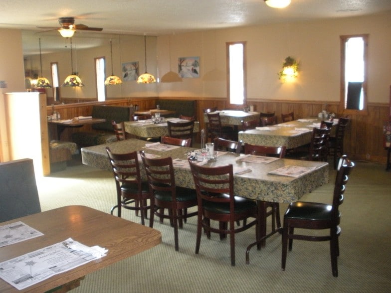 More Photos Of 1108 Estey Rd, Beaverton Restaurant For Sale