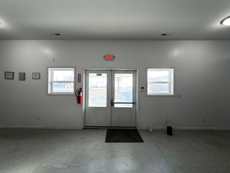 More Photos Of 205 Wiley ave, Washington General Retail For Sale