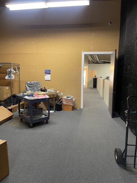 More Photos Of 19410-19420 Business Center Dr, Northridge Warehouse For Lease