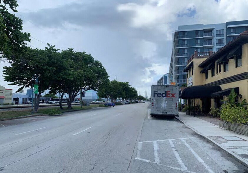 More Photos Of 219 N 21st Ave, Hollywood Storefront Retail Office For Sale