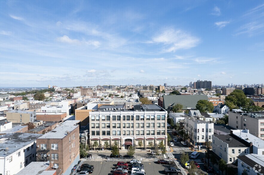 More Photos Of 400 38th St, Union City Office For Sale