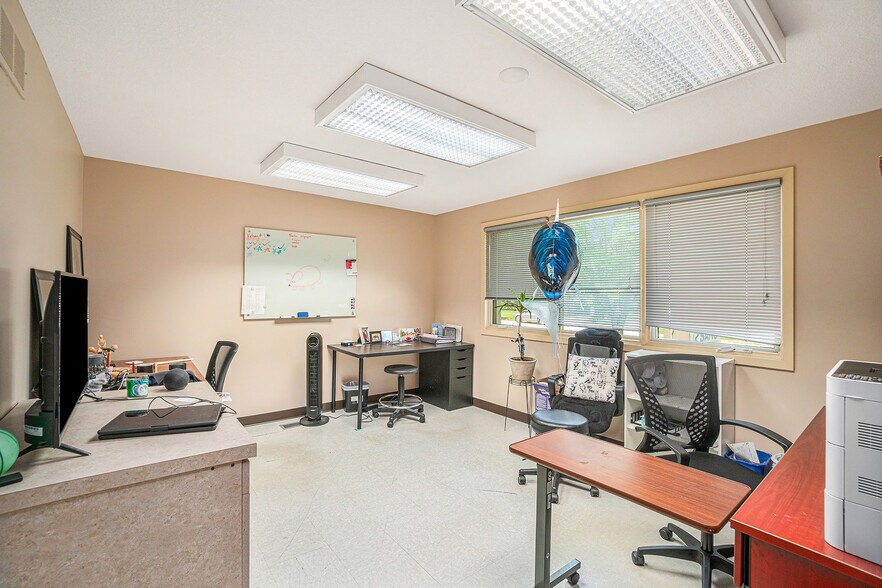 More Photos Of 2 Holly Ln, Paola Medical For Sale