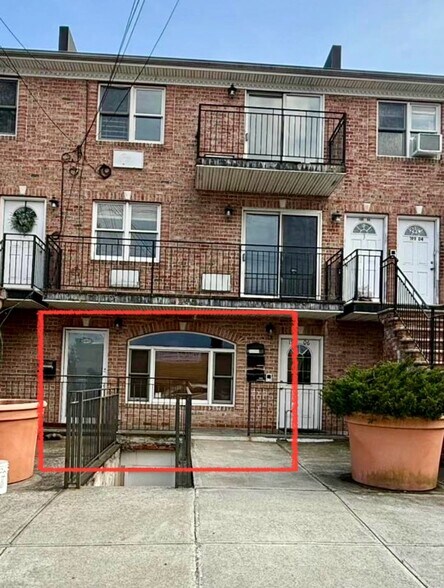 More Photos Of 19906 47th Ave, Flushing Apartments For Lease