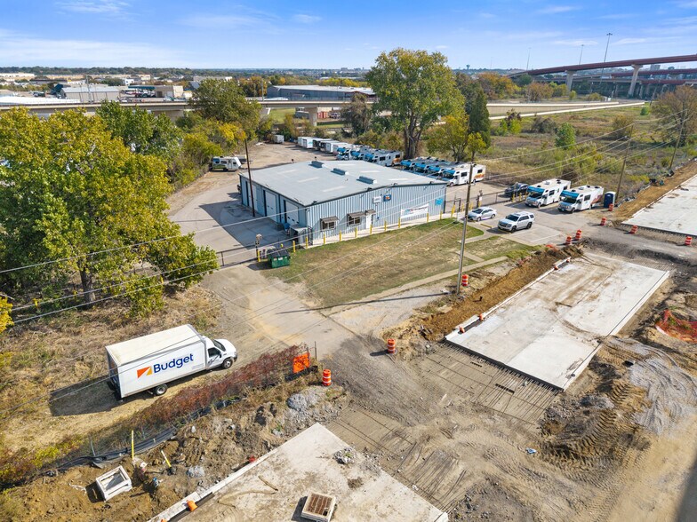 More Photos Of 2630 N Interstate 35E, Carrollton Service For Sale