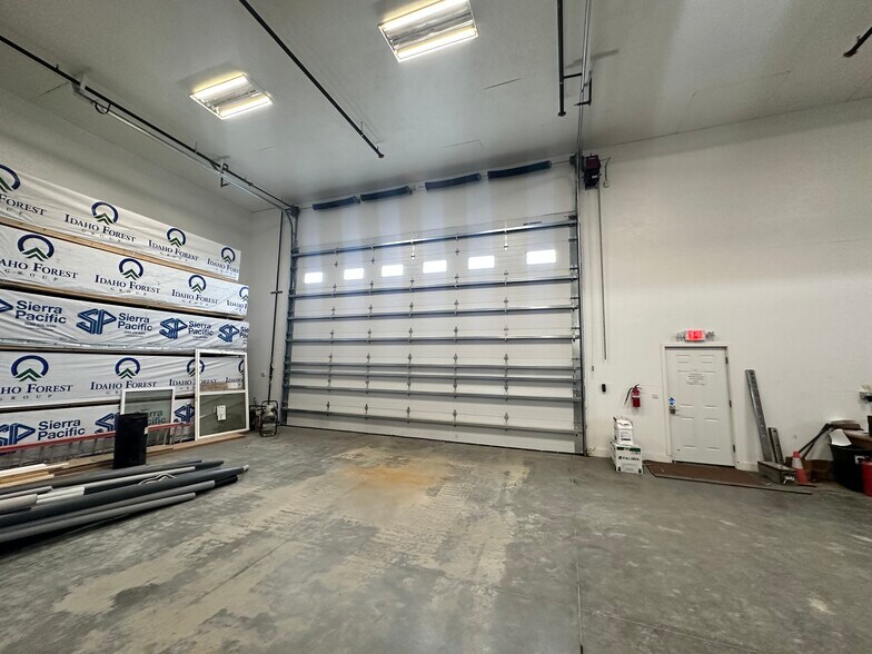 More Photos Of 5410 Knox Ave, Billings Warehouse For Lease