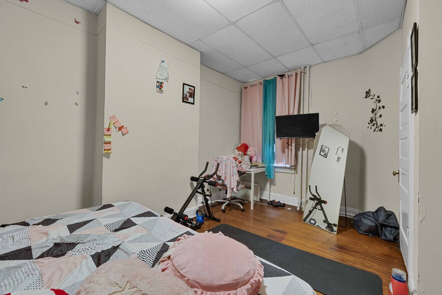 More Photos Of 2903 Saint Paul St, Baltimore Multifamily For Sale