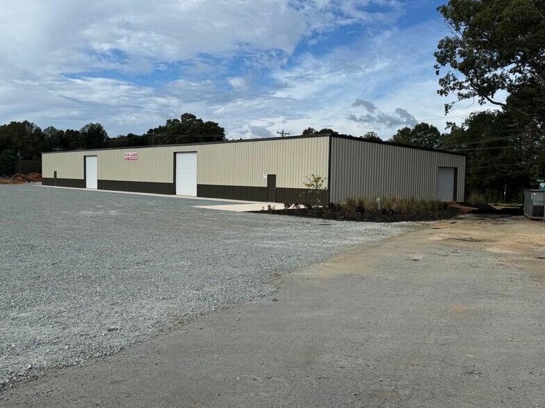 Primary Photo Of 160 Greenwood Dr, Burlington Warehouse For Lease
