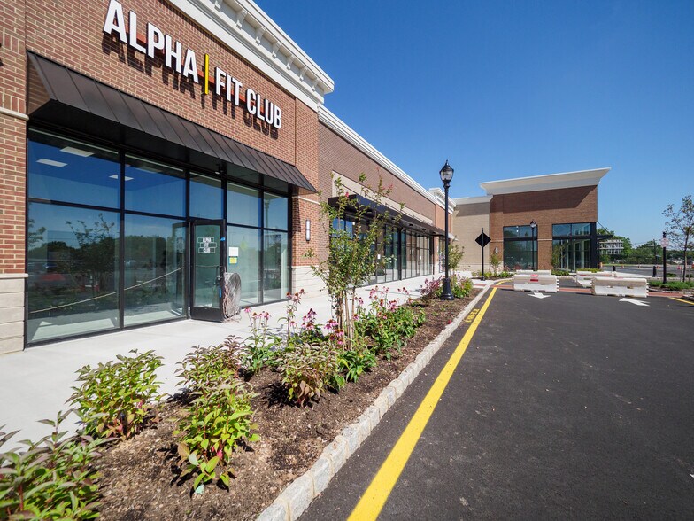 More Photos Of 1000 Saint Georges Ave, Avenel Bank For Lease