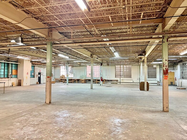 More Photos Of 521 S Market St, Galion Manufacturing For Lease