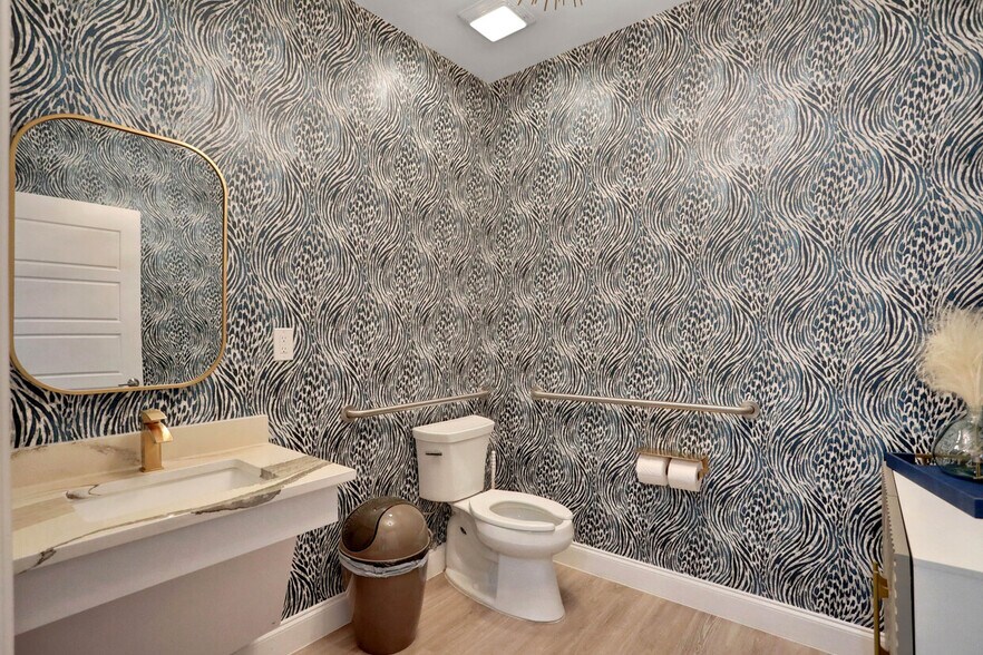 More Photos Of 1845 East West Pky, Fleming Island Medical For Lease