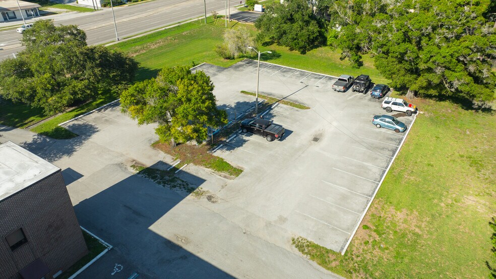 More Photos Of 13644 Walsingham Rd, Largo Medical For Lease