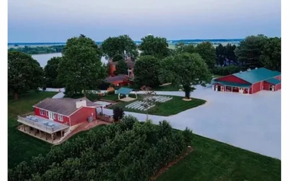 Primary Photo Of 3321 N Old US Highway 421, Greensburg Specialty For Sale