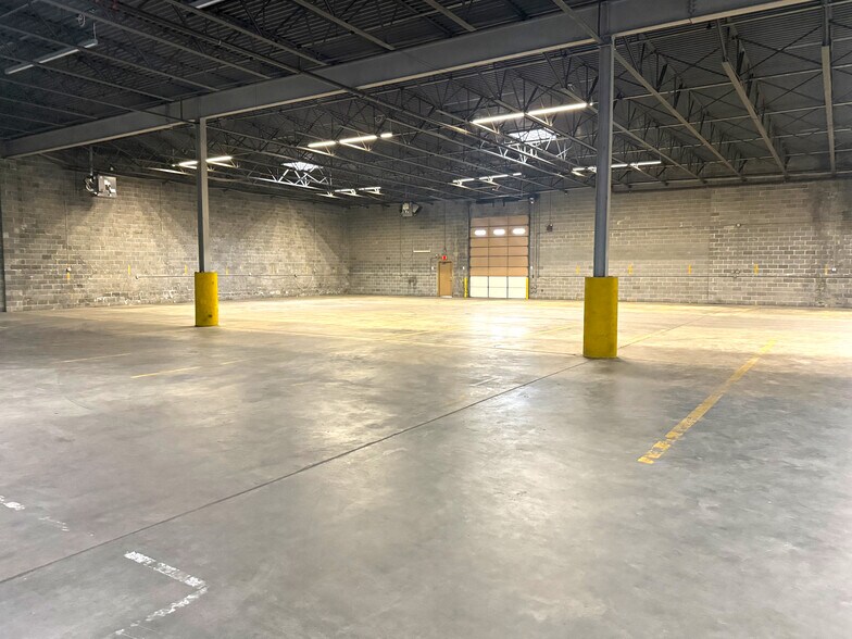 More Photos Of 5010 Creston St, Hyattsville Warehouse For Lease