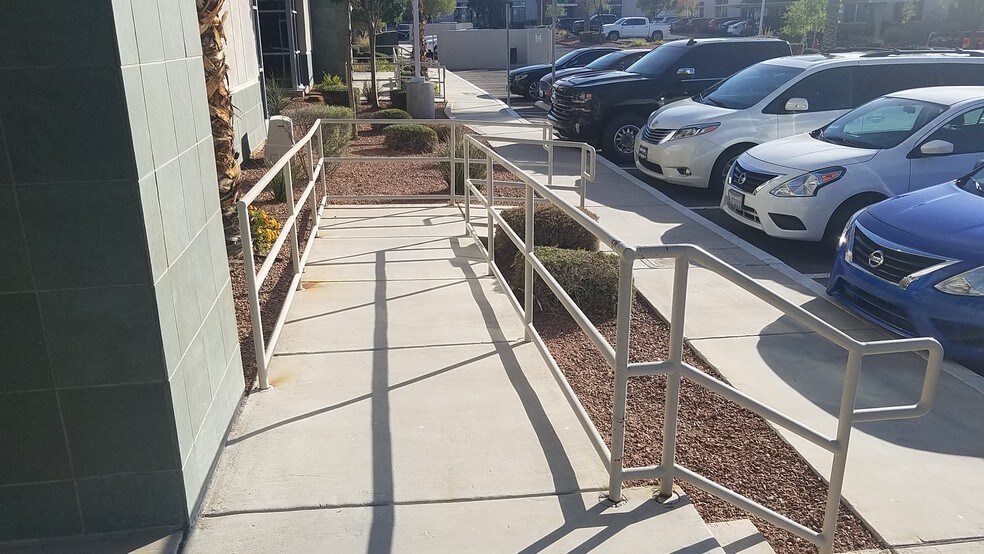 More Photos Of 375 N Stephanie St, Henderson Office For Lease