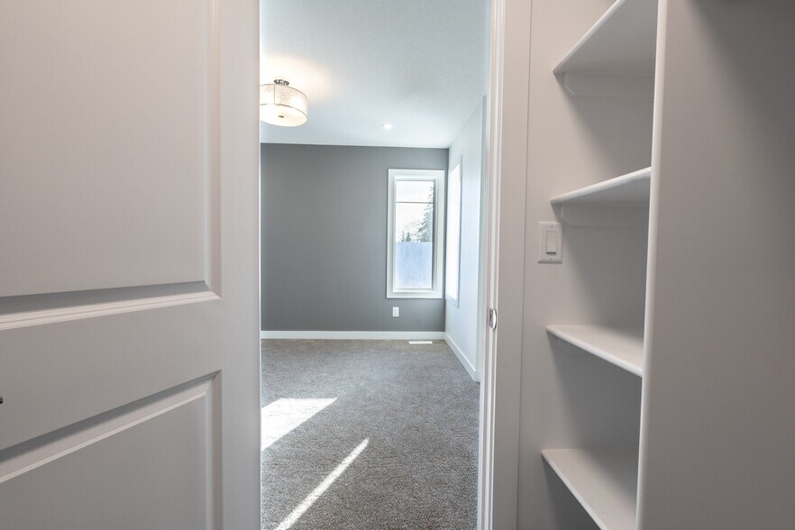 More Photos Of 10446 142 St NW, Edmonton Apartments For Sale