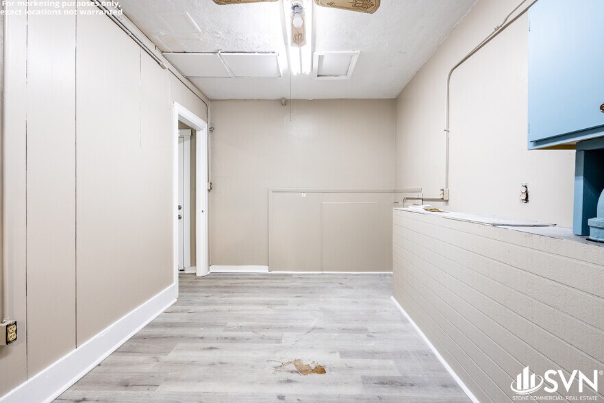More Photos Of 1039 N Limestone, Lexington General Retail For Lease