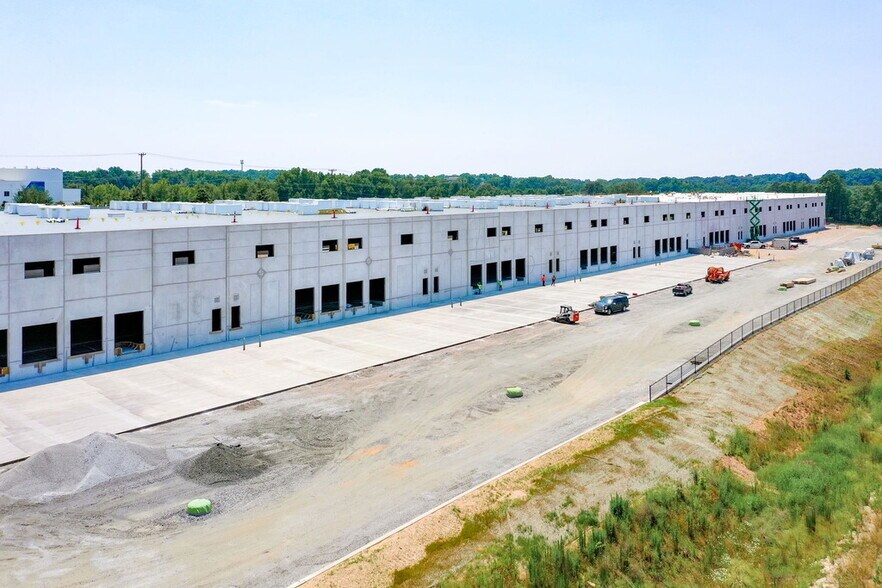 More Photos Of 311 Genoble Rd, Greer Distribution For Lease