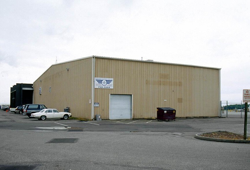 More Photos Of 10108 32nd Ave W, Everett Airplane Hangar For Lease