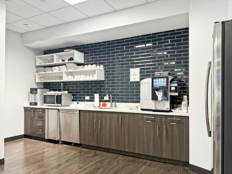 More Photos Of 5 Penn Plaza, New York Coworking Space