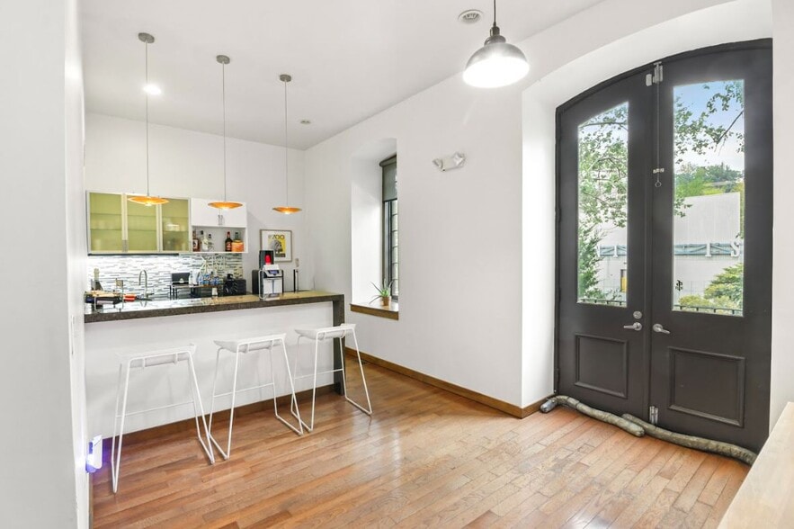 More Photos Of 3 Rector St, Philadelphia Office For Sale