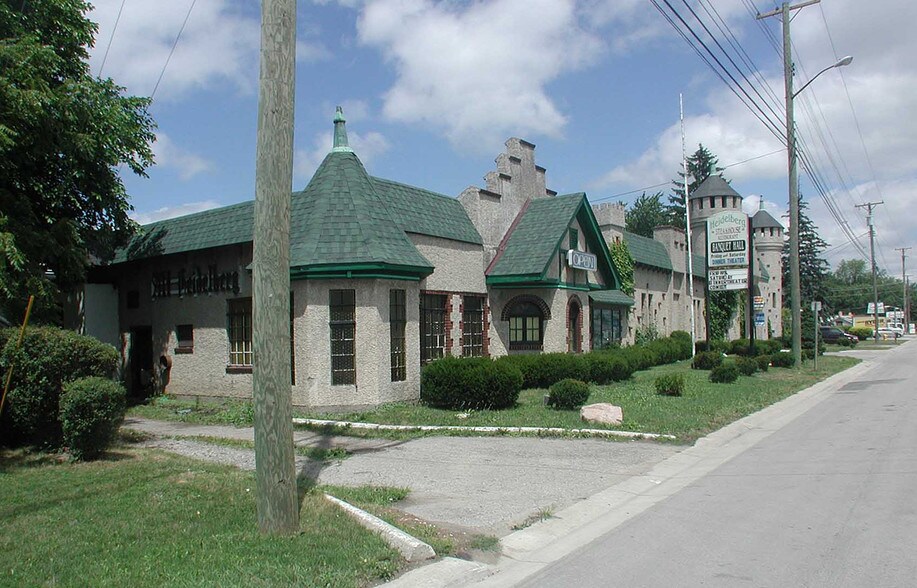 Primary Photo Of 43785 N Gratiot Ave, Clinton Township Religious Facility For Sale