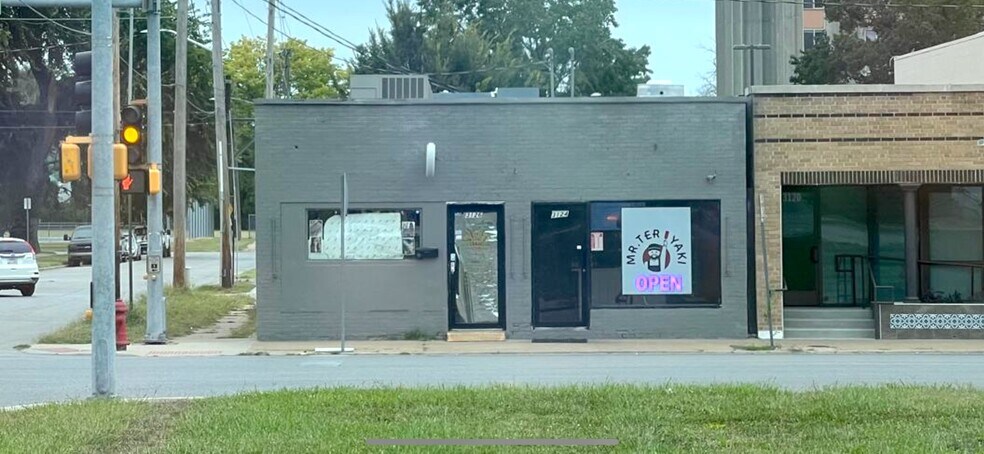 Primary Photo Of 3124 Strong Ave, Kansas City Restaurant For Sale