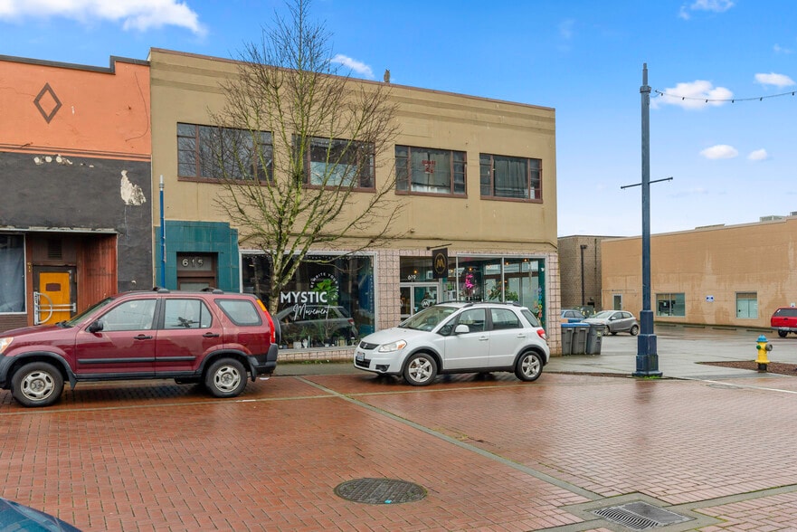 Primary Photo Of 615-619 4th St, Bremerton Storefront Retail Residential For Sale