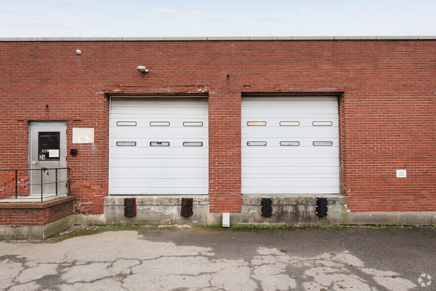 More Photos Of 2 W Commercial Ave, Moonachie Industrial For Lease