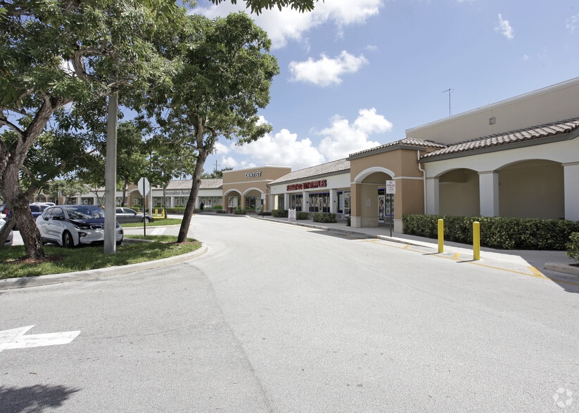 More Photos Of 11000 Pembroke Rd, Miramar General Retail For Lease