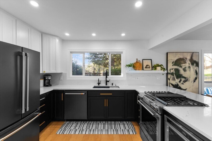 More Photos Of 1337 Creekside Ct, Healdsburg Multifamily For Sale