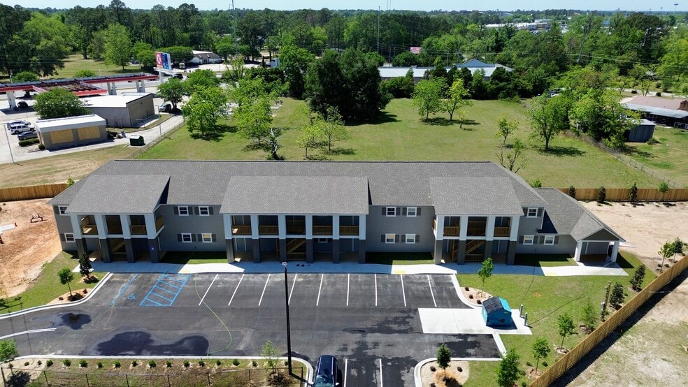 More Photos Of 1604 Lankford Dr, Valdosta Apartments For Sale