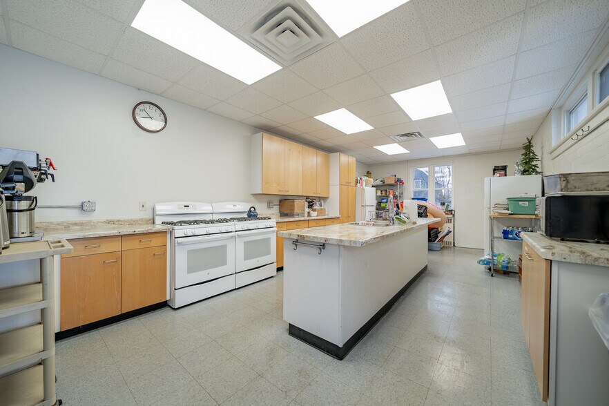 More Photos Of 1331 High Ave, Oshkosh Religious Facility For Sale