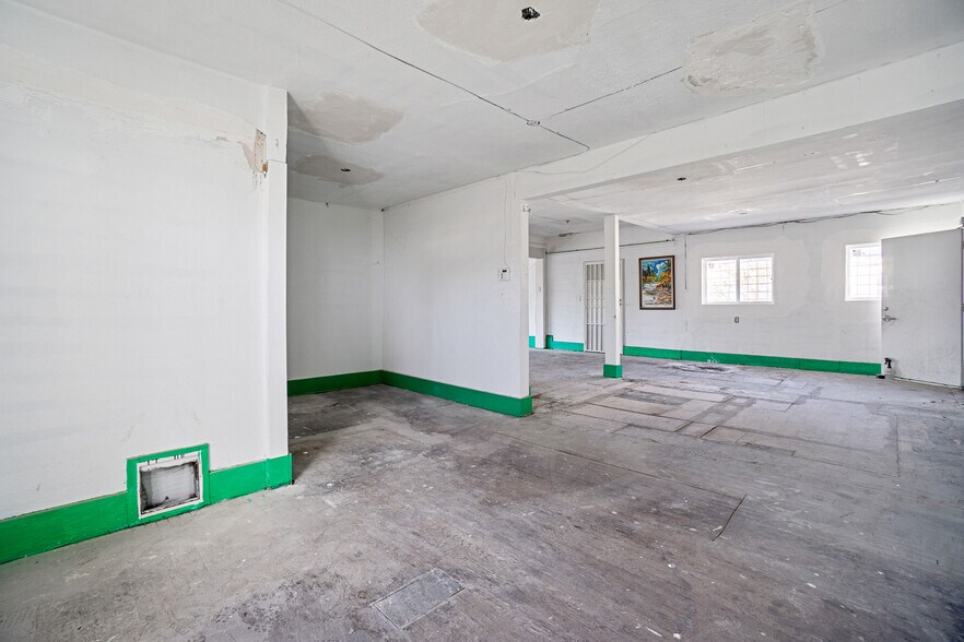 More Photos Of 1139 W 17th St, Santa Ana Freestanding For Lease