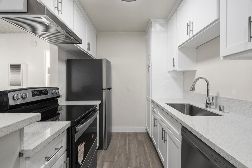 More Photos Of 200 S Avenue 59, Los Angeles Apartments For Sale