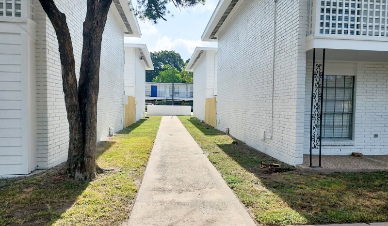More Photos Of 4742 Yale St, Houston Apartments For Sale